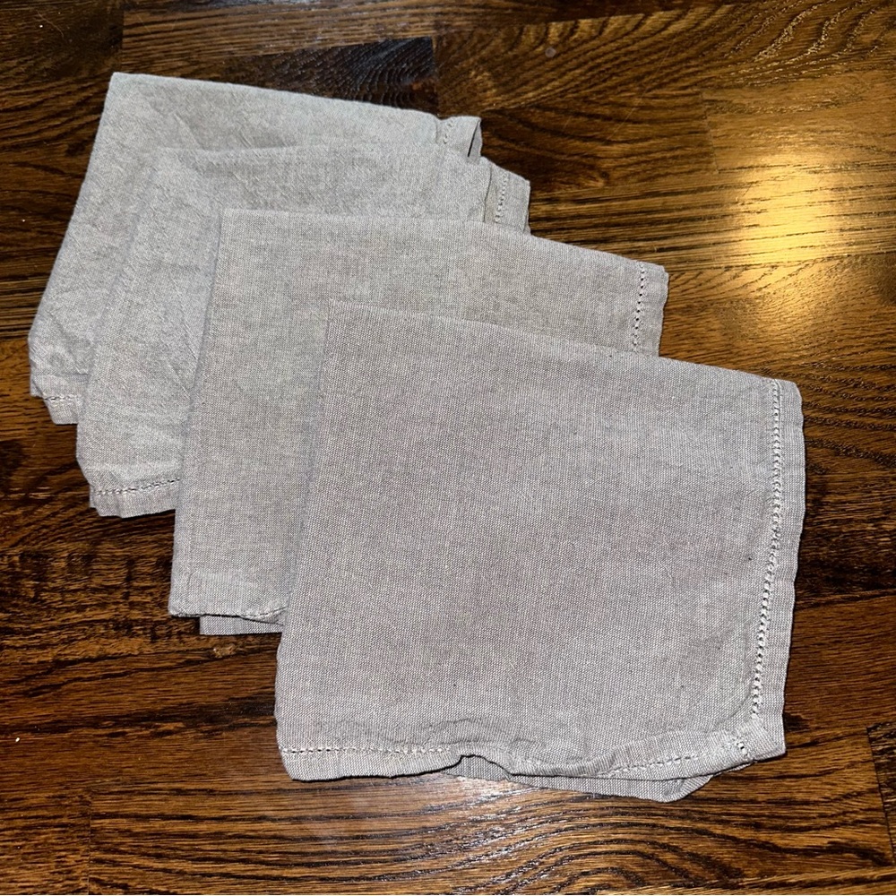 Grey cloth napkin bundle